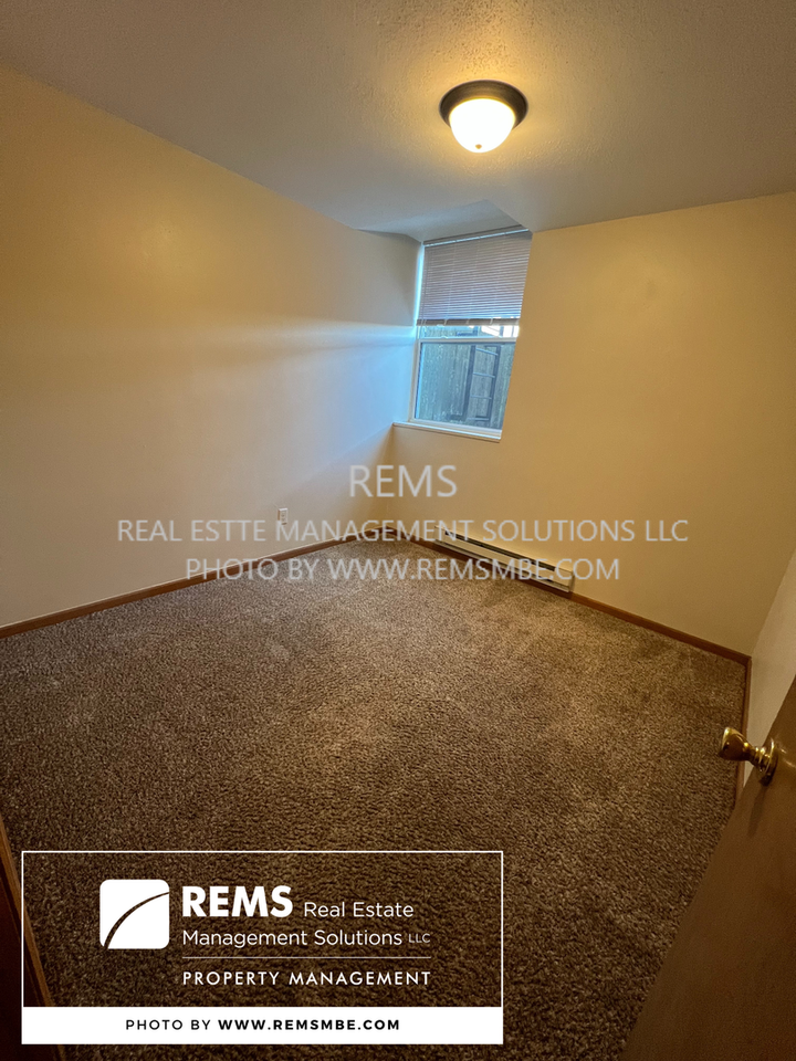 122 Maine St - Photo 6 of 7