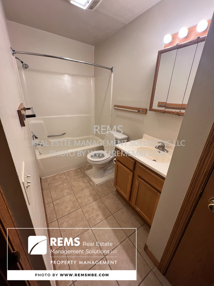 122 Maine St - Photo 7 of 7