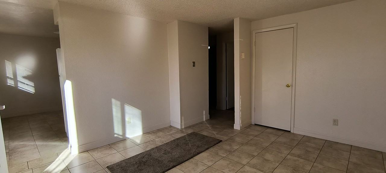 180 W 895 S - Photo 3 of 9