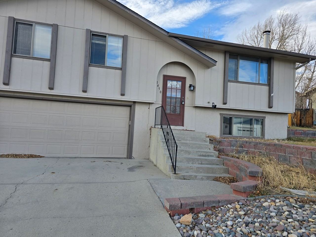 1450 S Illinois Ave - Photo 2 of 39