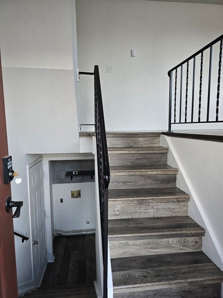 1450 S Illinois Ave - Photo 4 of 39