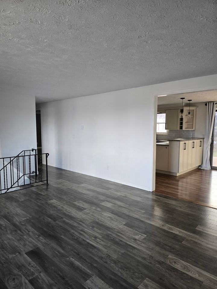 1450 S Illinois Ave - Photo 6 of 39