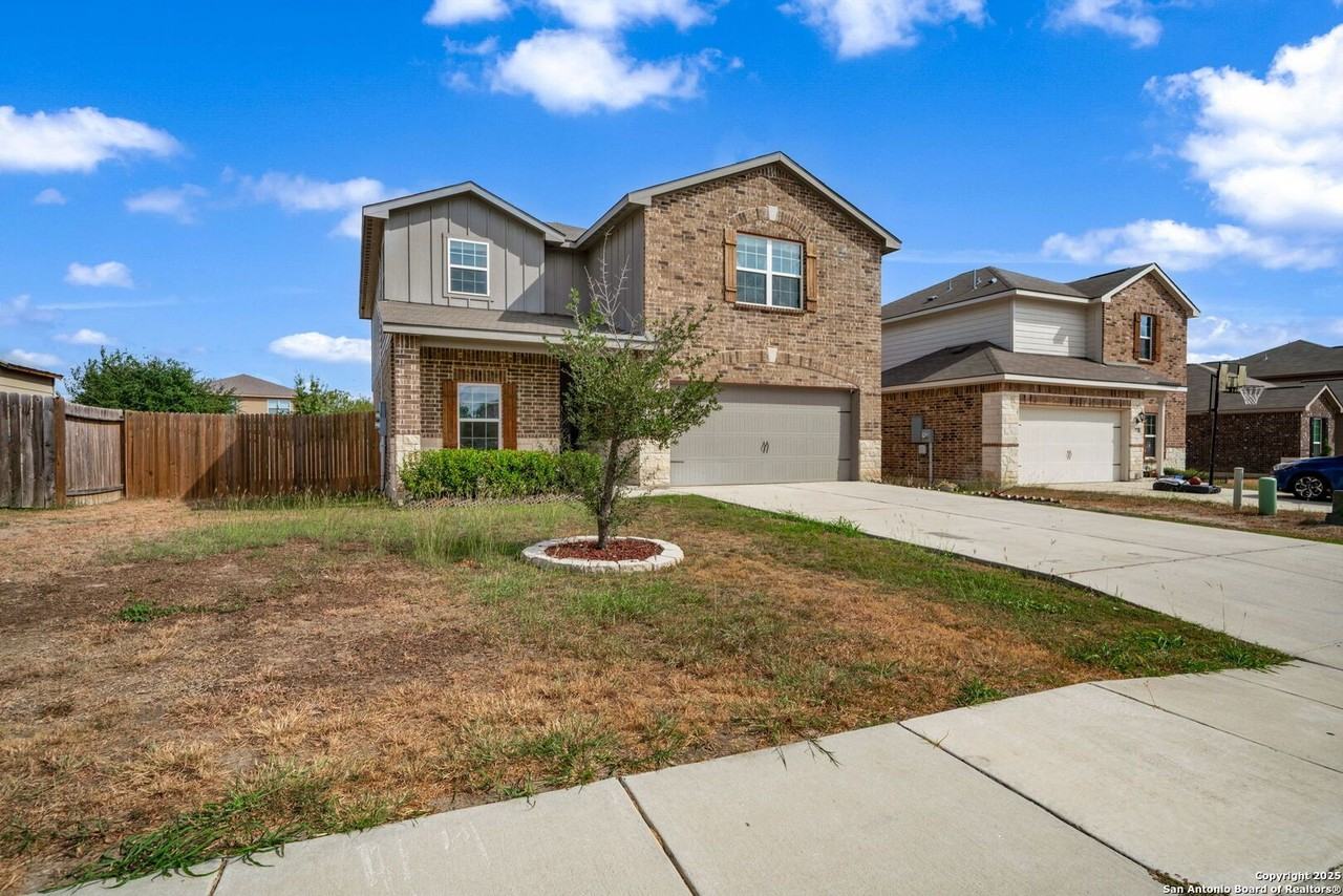 6406 Underwood Way - Photo 3 of 34