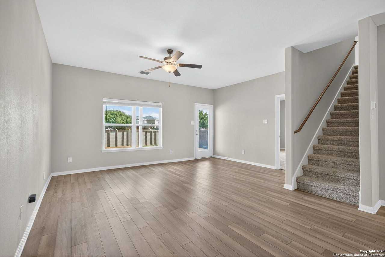 6406 Underwood Way - Photo 6 of 34