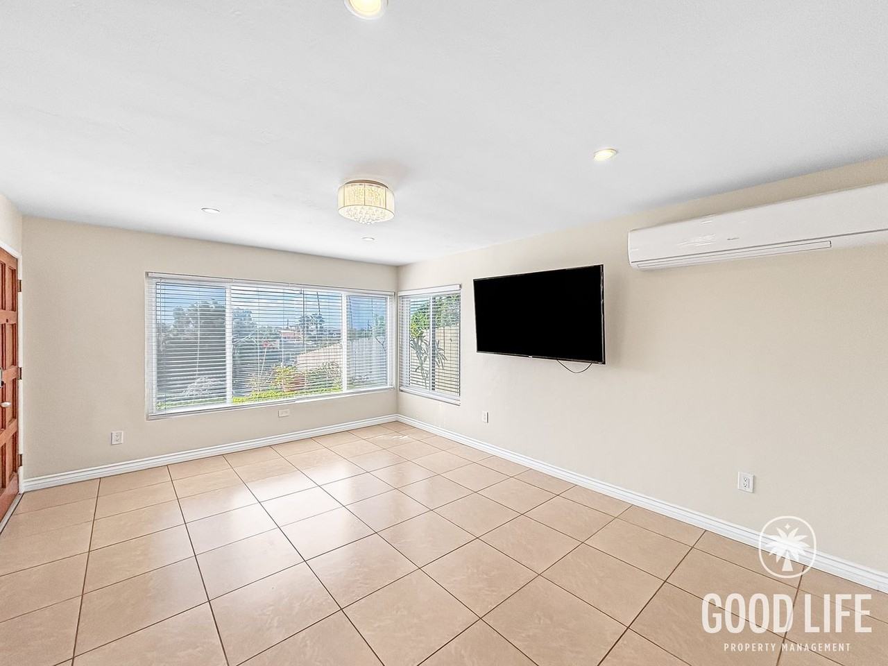 311 Los Angeles Pl - Photo 4 of 25