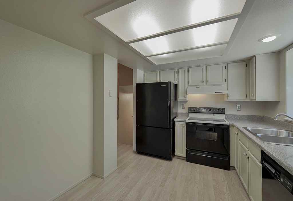 10910 Se 220th Pl - Photo 3 of 15