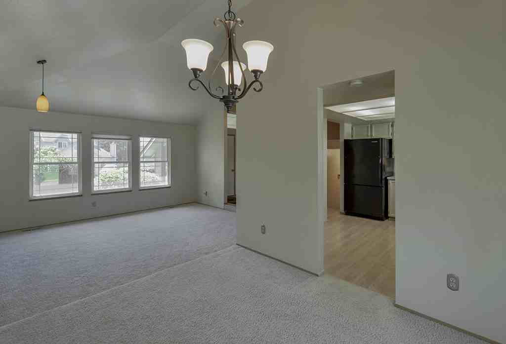 10910 Se 220th Pl - Photo 4 of 15