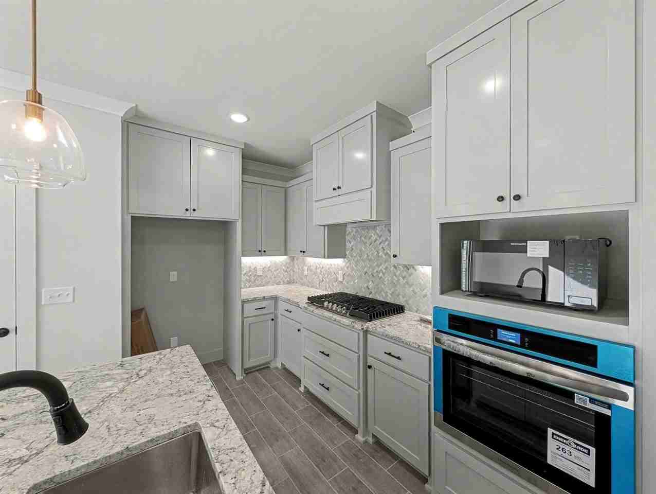 6905 Sw Basswood Ave - Photo 2 of 19