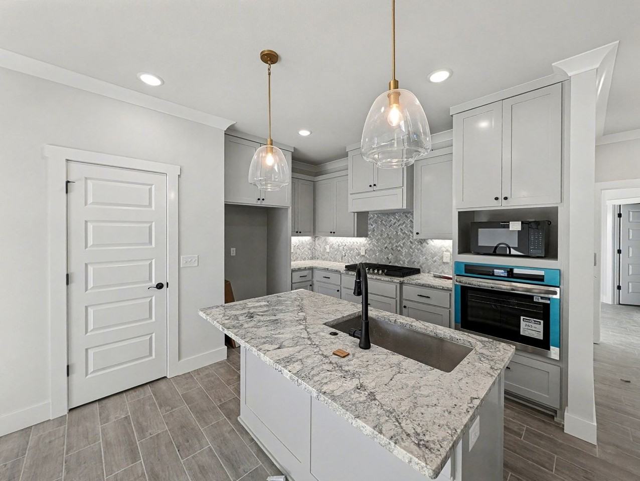 6905 Sw Basswood Ave - Photo 3 of 19