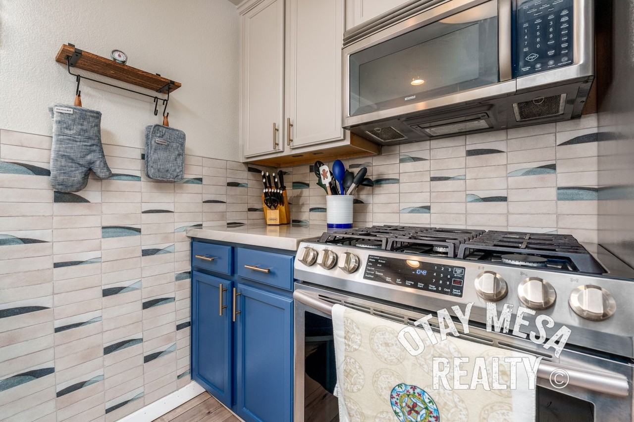 263 Dahlia Ave #10 - Photo 5 of 20