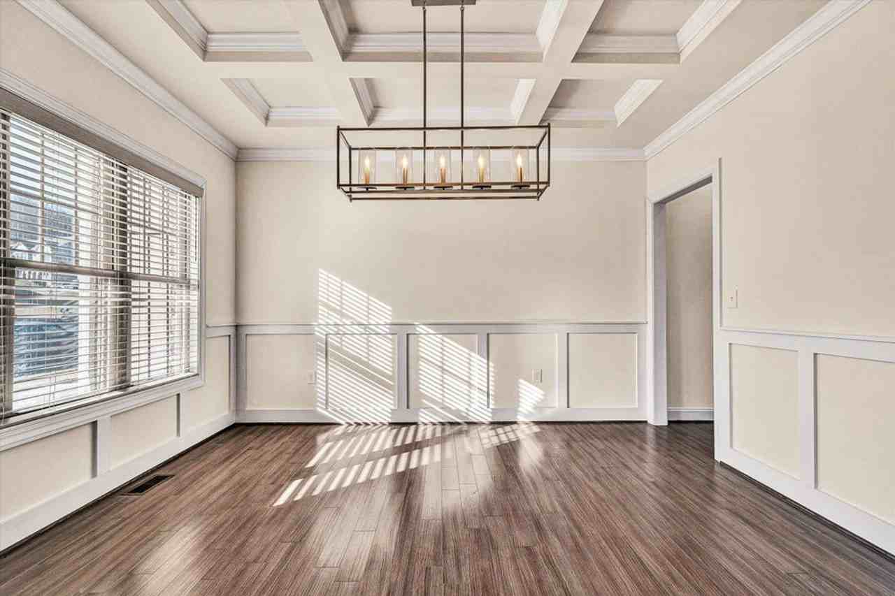 6982 Linn Cove Ct - Photo 7 of 45