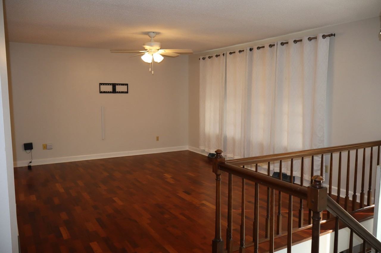 3809 Rollins Rd - Photo 3 of 22