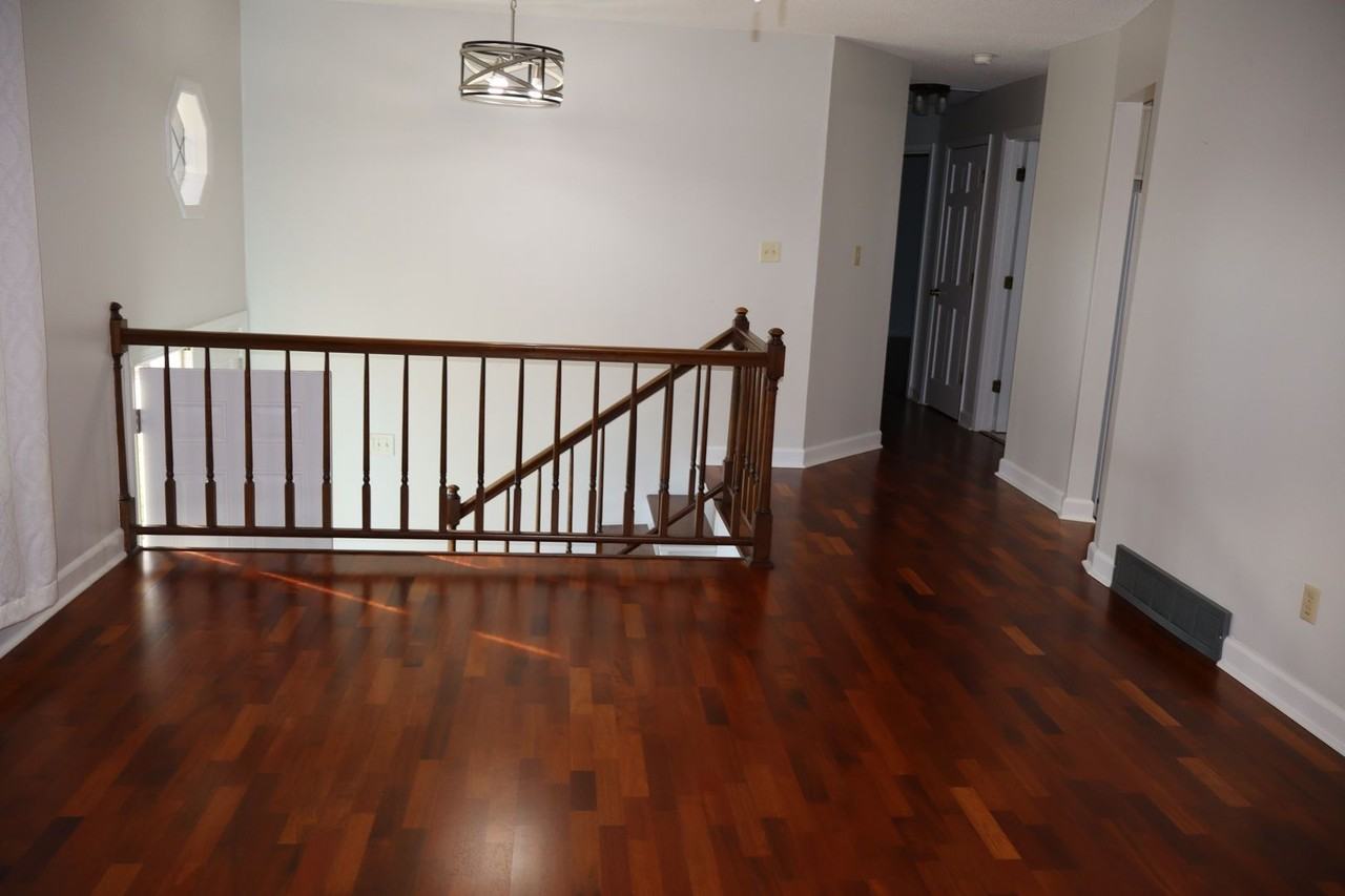 3809 Rollins Rd - Photo 4 of 22