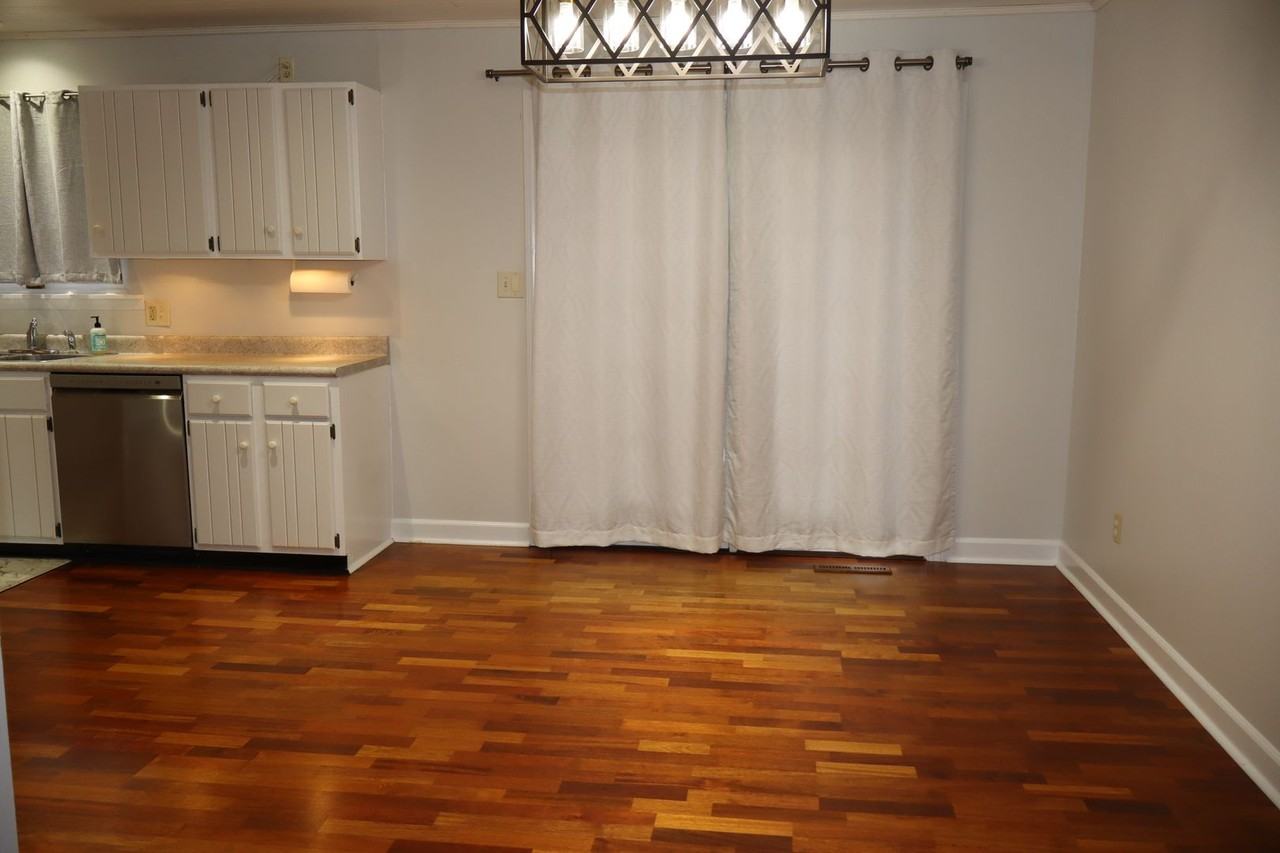 3809 Rollins Rd - Photo 7 of 22