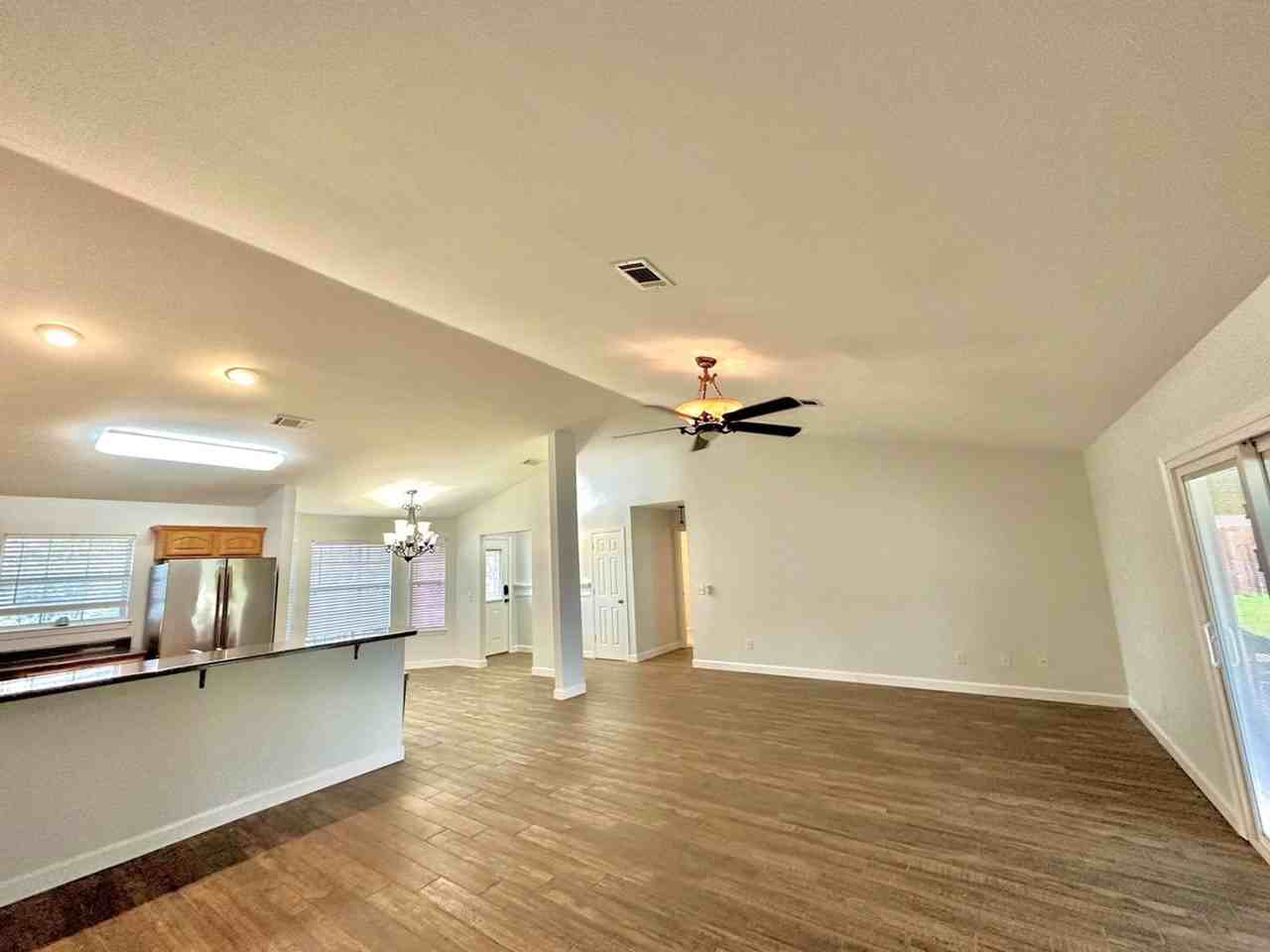 5127 Stewart Dr - Photo 7 of 17