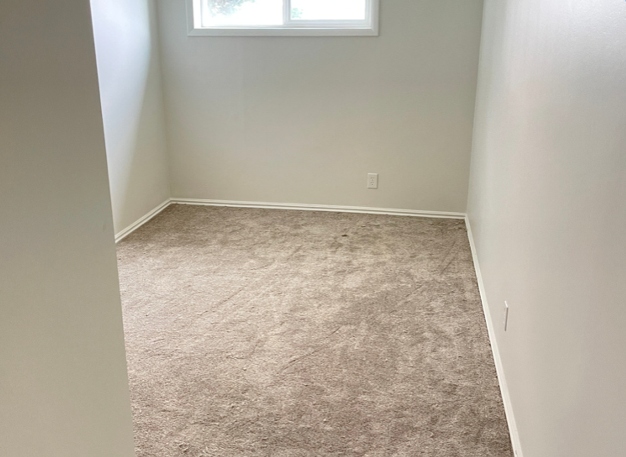 1993 W Champagne Ave - Photo 6 of 13