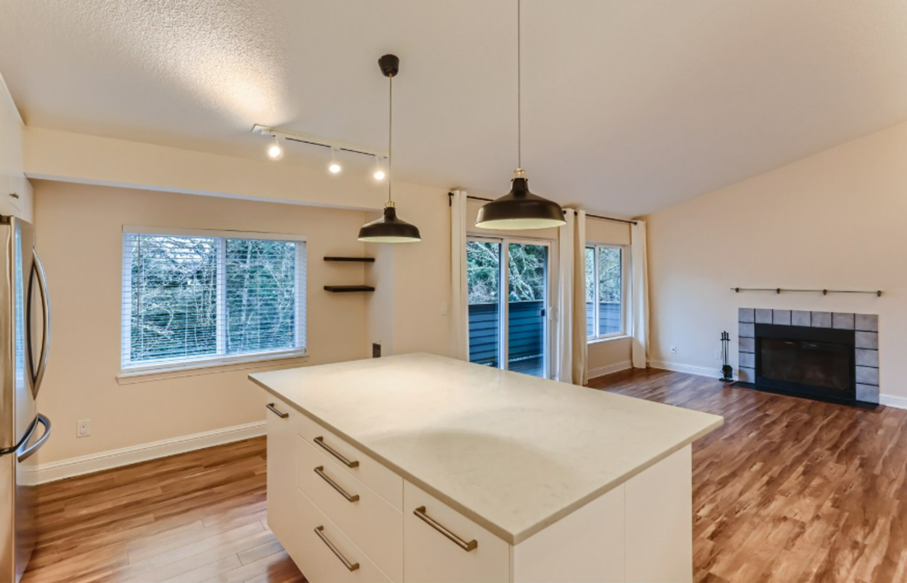 2403 Sw Nebraska St - Photo 6 of 20