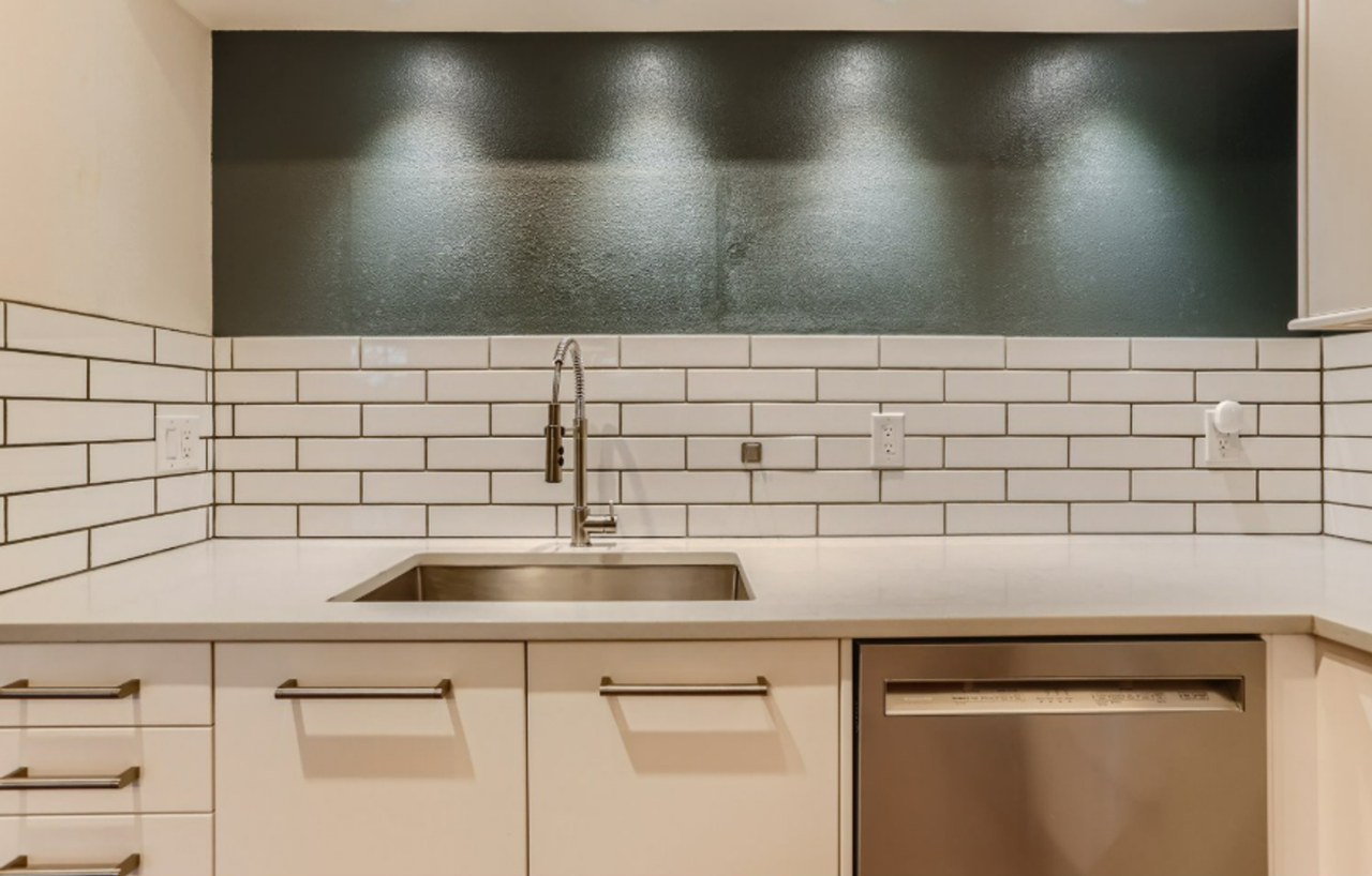 2403 Sw Nebraska St - Photo 7 of 20