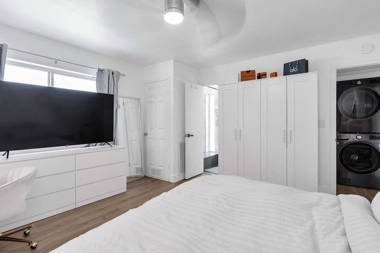 2233 Se 15th St #0 - Photo 7 of 49