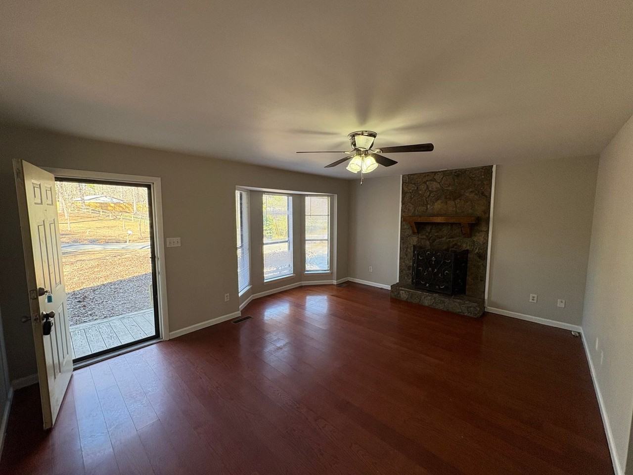 136 Batson Rd - Photo 2 of 25