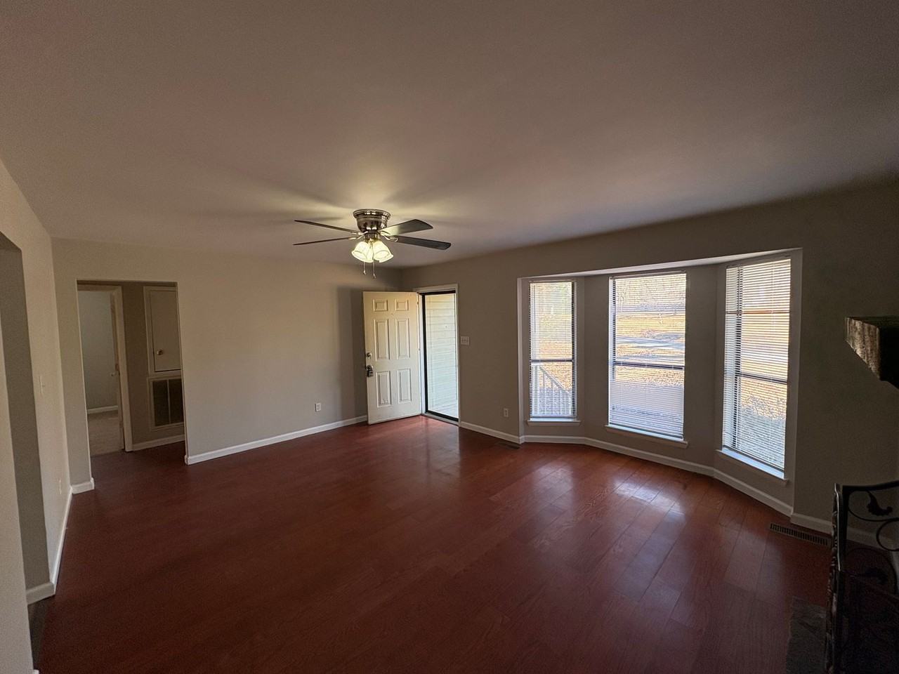 136 Batson Rd - Photo 3 of 25