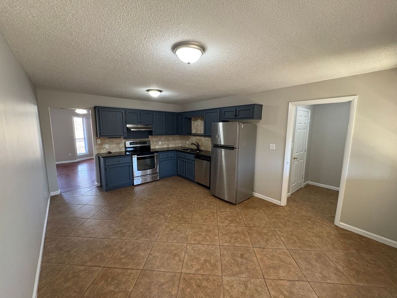 136 Batson Rd - Photo 6 of 25