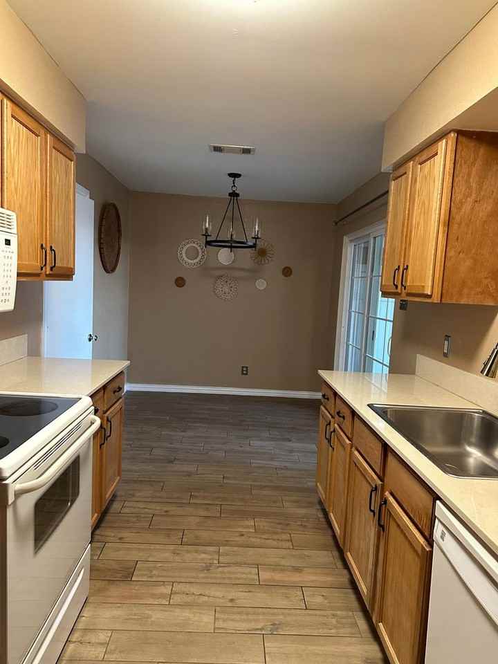 1110 Chapel View Dr - Photo 5 of 13