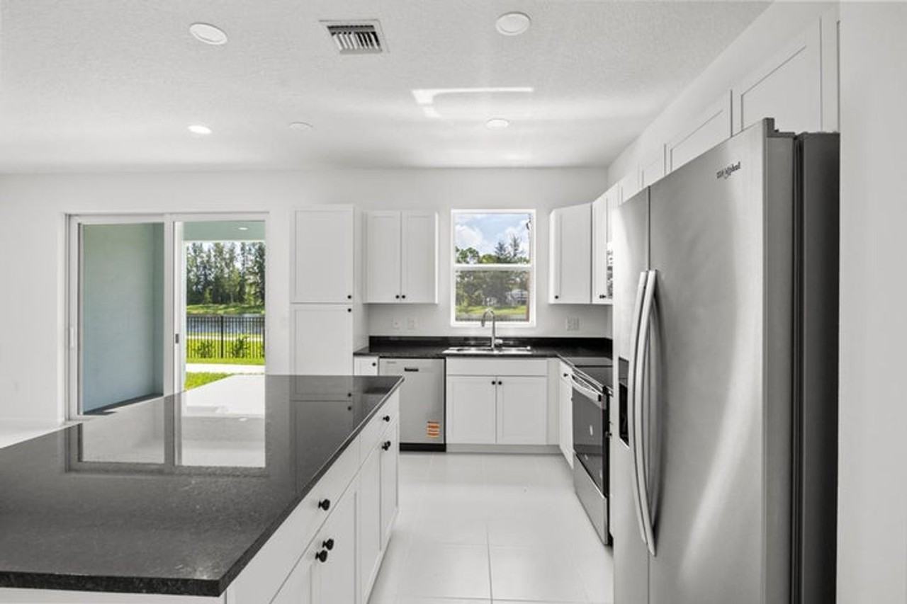 4520 Longwood Lake Sq - Photo 2 of 26