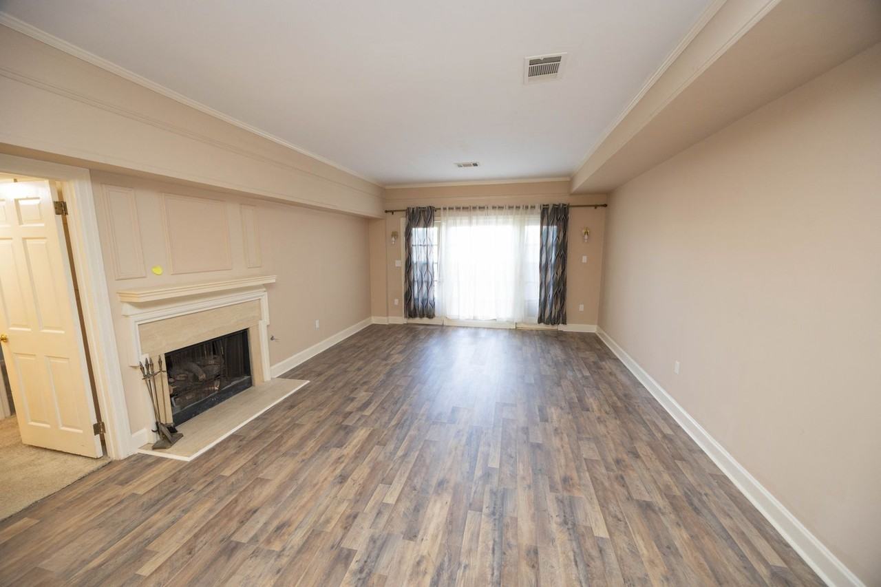 2043 Hazel Hedge Ln - Photo 3 of 19