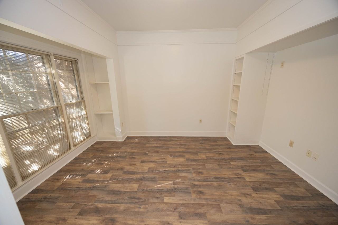 2043 Hazel Hedge Ln - Photo 4 of 19