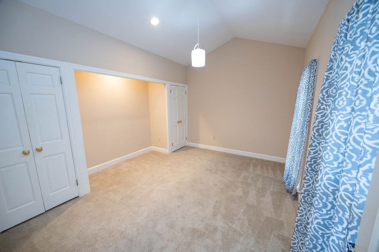 2043 Hazel Hedge Ln - Photo 6 of 19