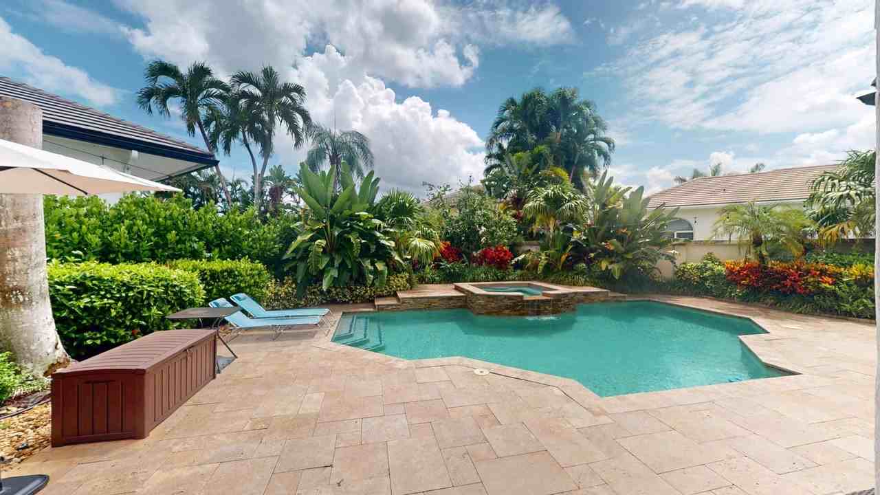 2355 Nw 49th Ln - Photo 3 of 50