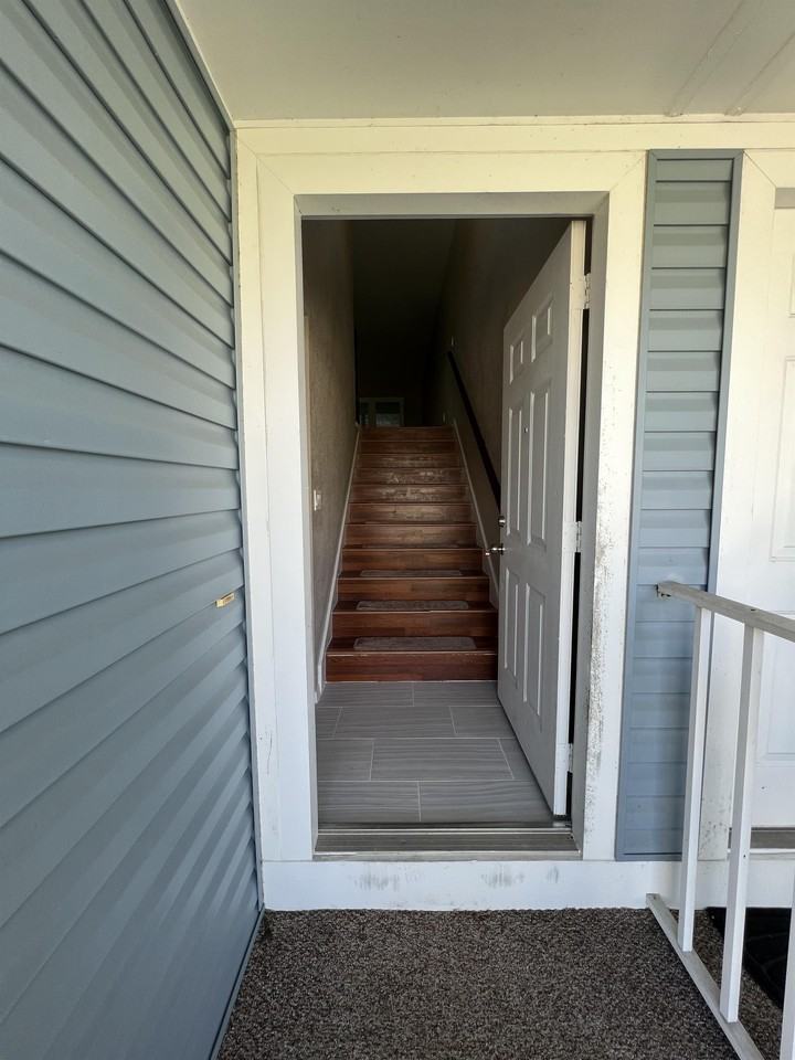 1494 Trafalgar Ln #N201 - Photo 3 of 16