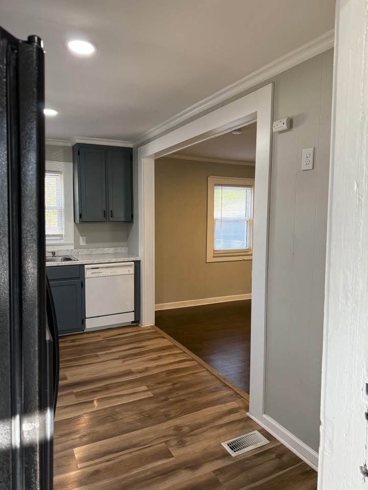 23 Lawndale Ave Se - Photo 5 of 15