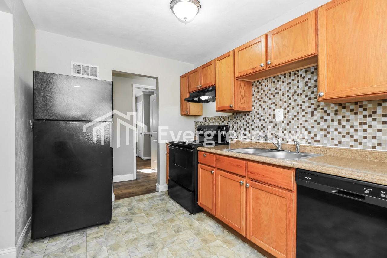 725 Tyson Dr - Photo 6 of 15