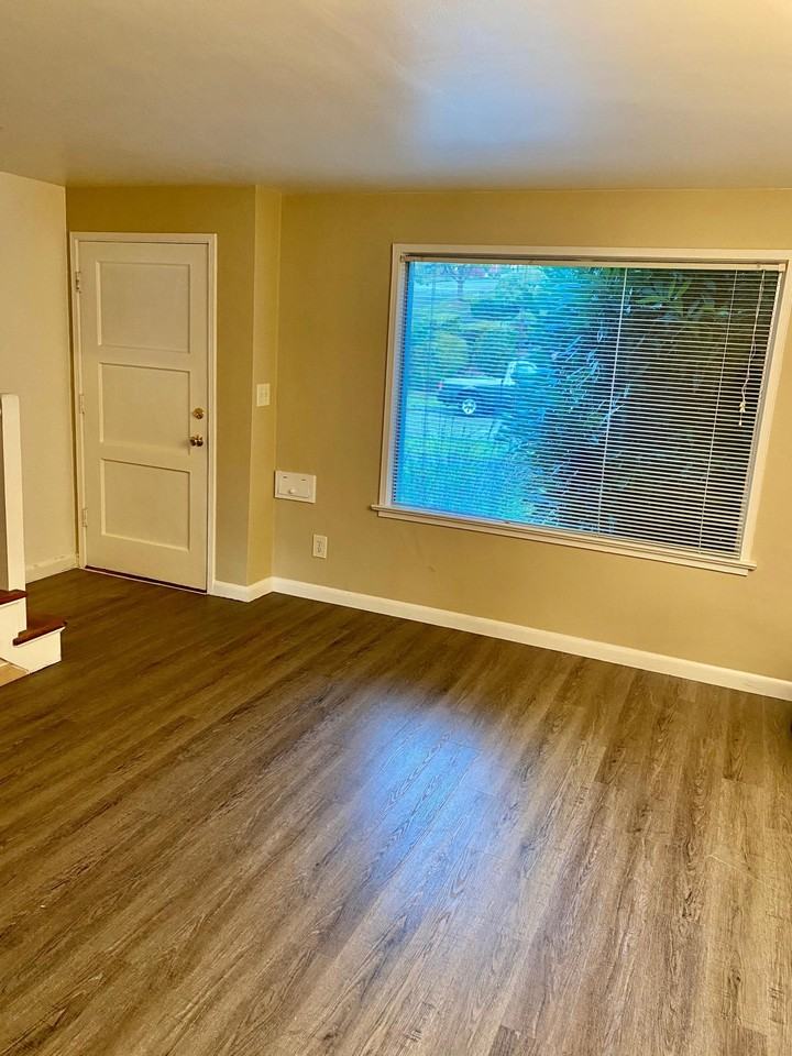 3853 33rd Ave W - Photo 7 of 13