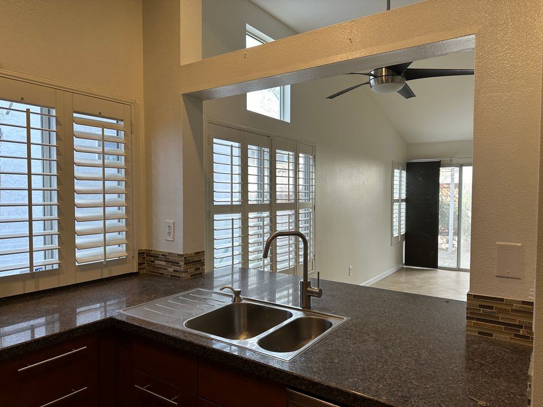 44669 Ashbury Pl - Photo 4 of 9