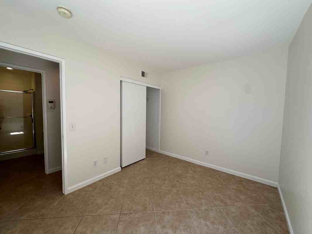 44669 Ashbury Pl - Photo 7 of 9