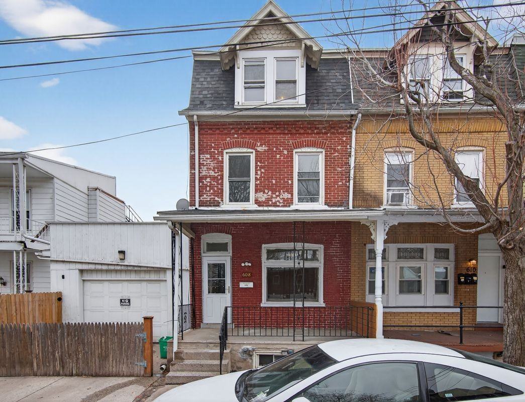 608 Park St - Photo 2 of 18