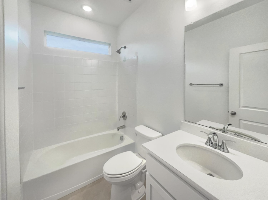 12153 Alamosa Dr - Photo 4 of 21