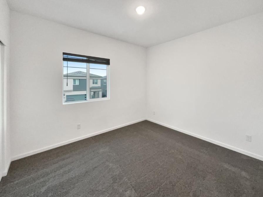 12153 Alamosa Dr - Photo 5 of 21