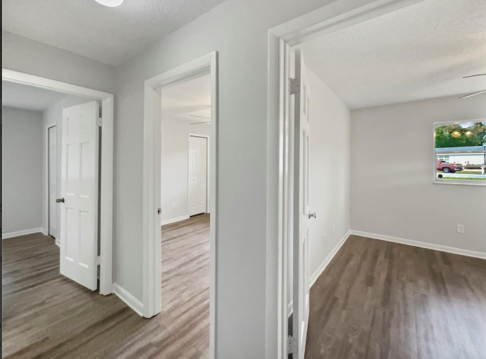 8442 Clematis Ln - Photo 4 of 10