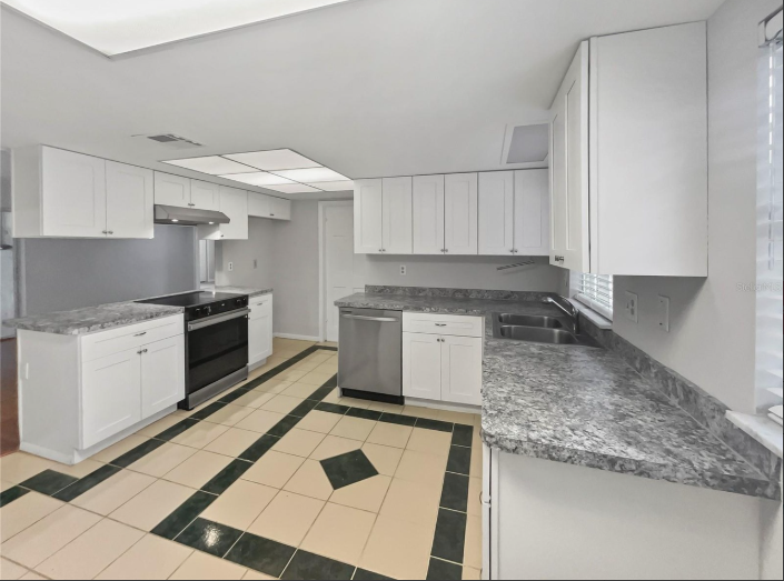 8442 Clematis Ln - Photo 7 of 10