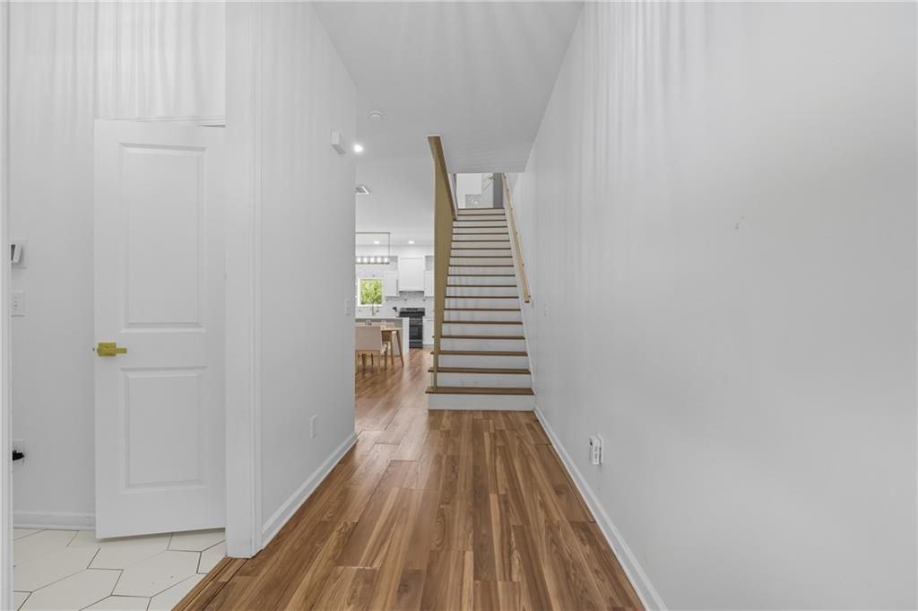 1278 Plaza Ave Sw ##A - Photo 3 of 36
