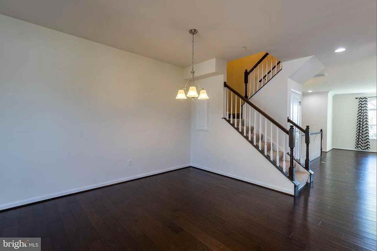 7584 Brunson Cir - Photo 5 of 15