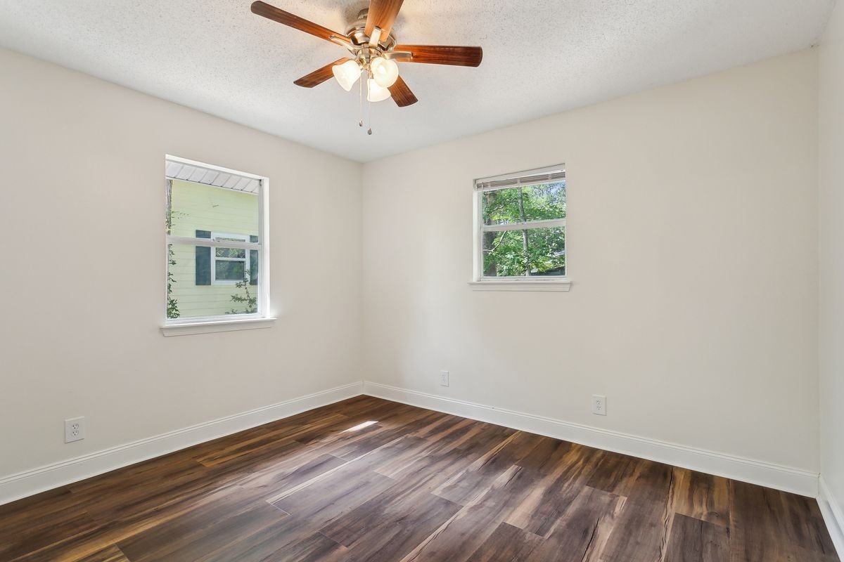 28547 Canal Dr - Photo 3 of 11