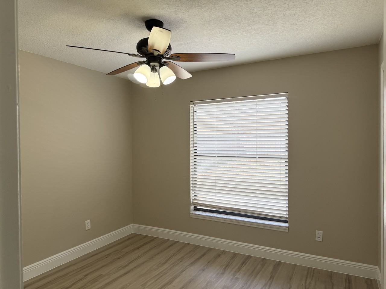 1545 Wyman Cir #A - Photo 3 of 9