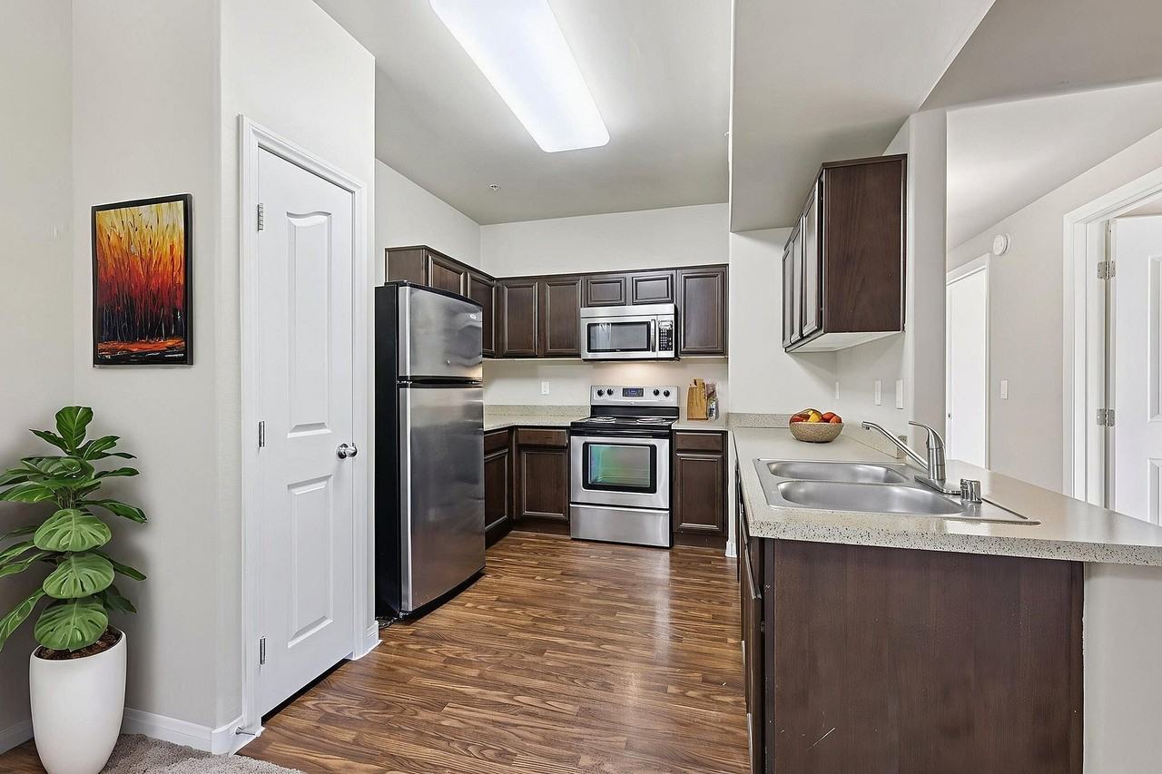 Crescent Ridge Apartments - Photo 7 of 50