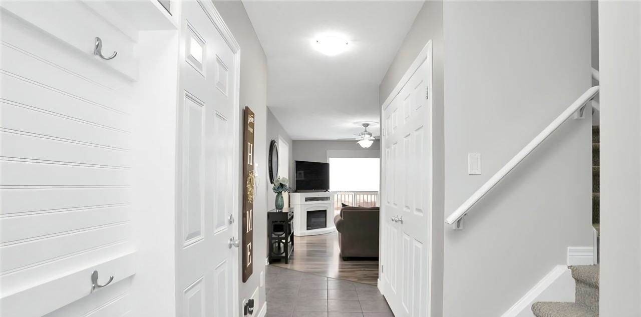 2029 Foxwood Avenue - Photo 3 of 36