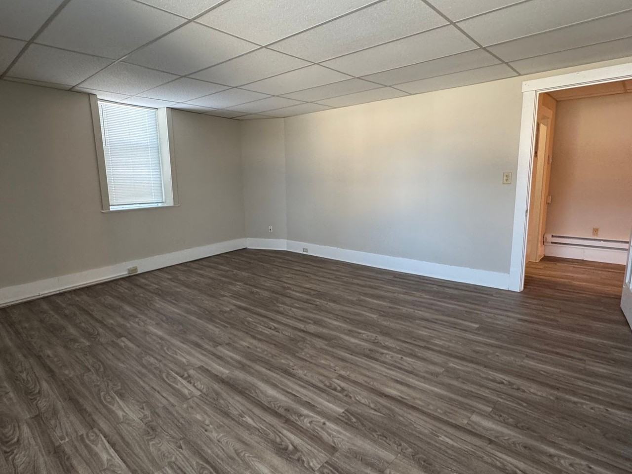 920 Oxford Ave - Photo 2 of 32